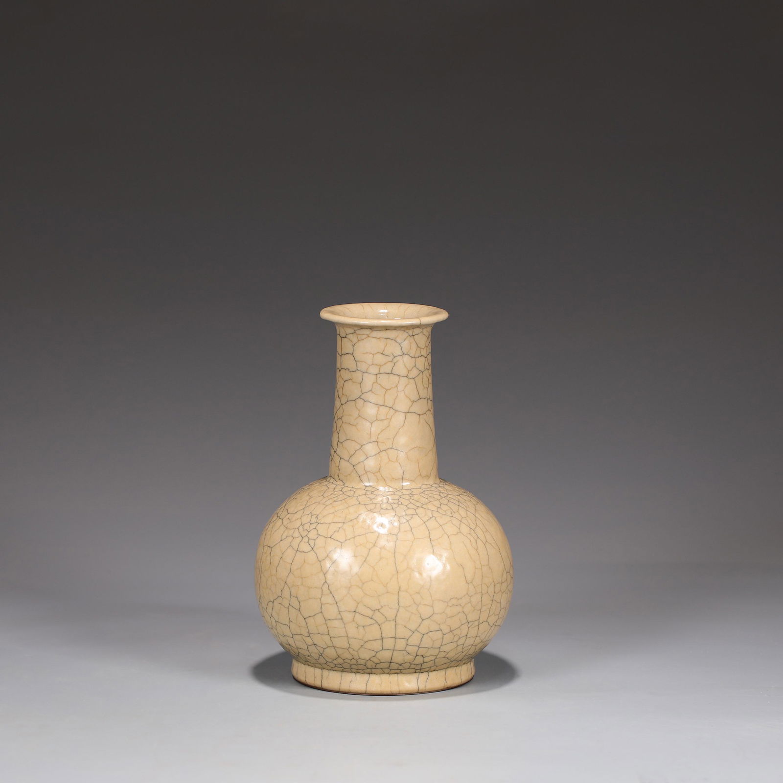 A 'GE' BOTTLE VASE (1 of 8)