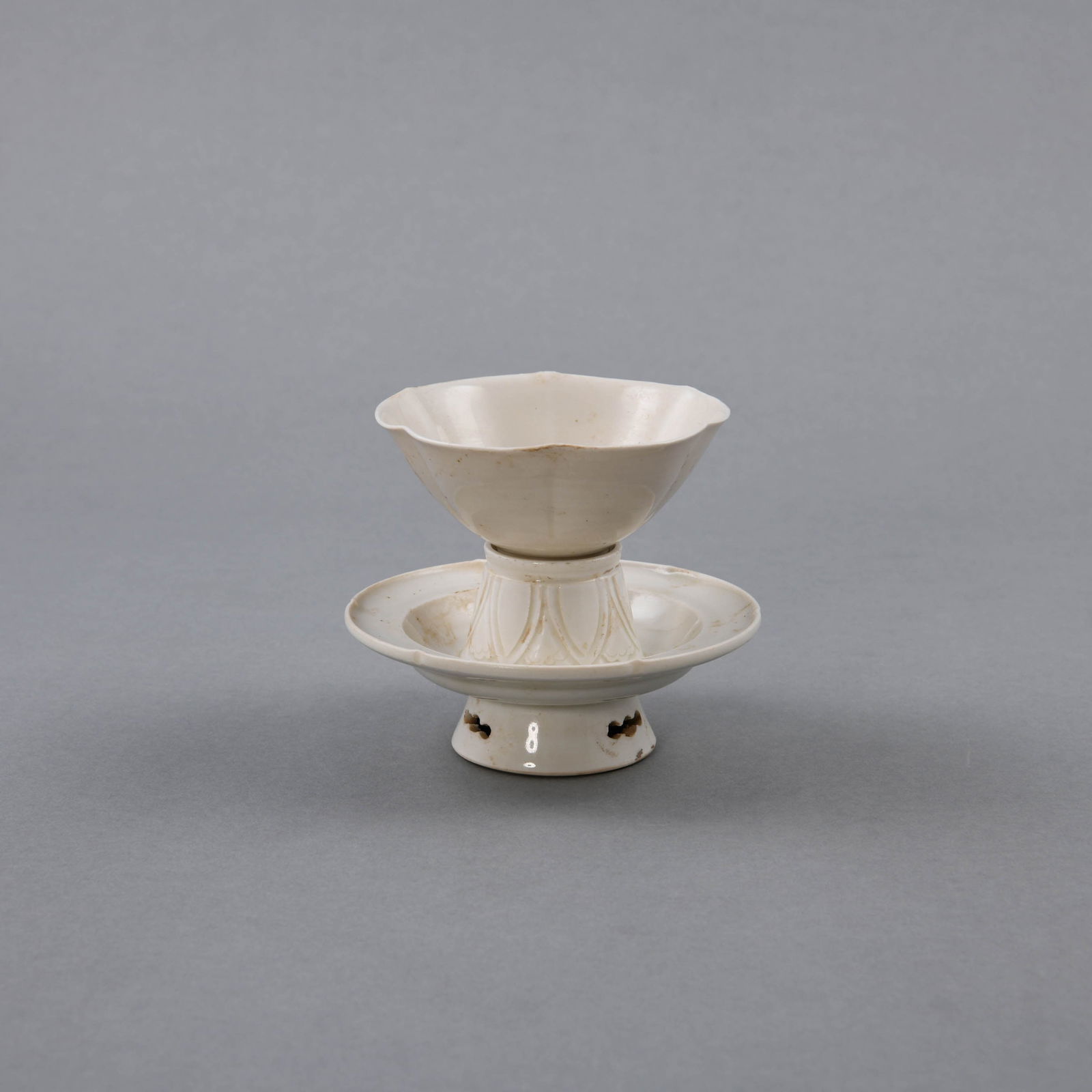 A FINE WHITE 'DING' CUP AND SAUCER (1 of 7)