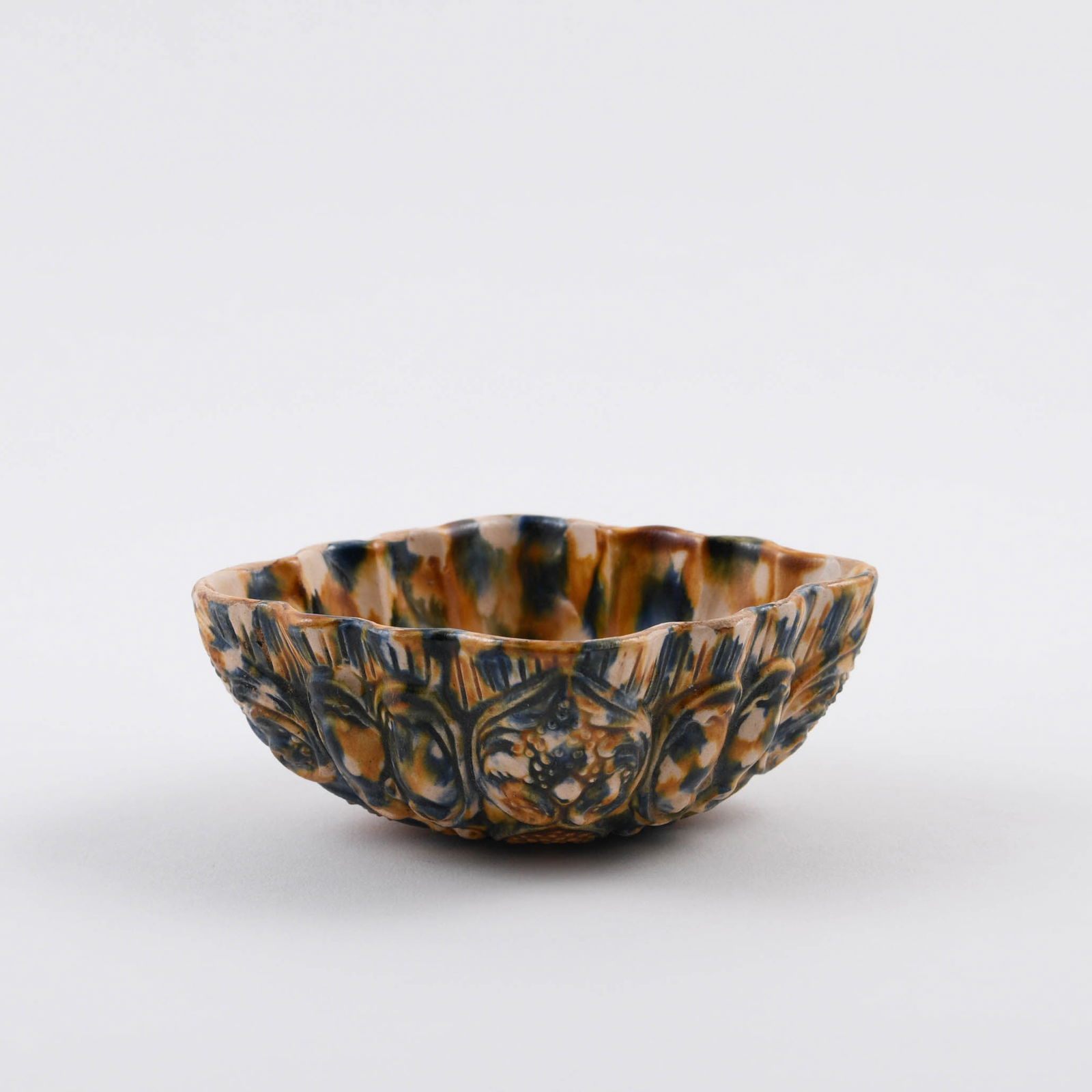 A FINE SANCAI SQUARE CUP, MADE AT THE 'GONGXIAN' KILNS (1 of 8)