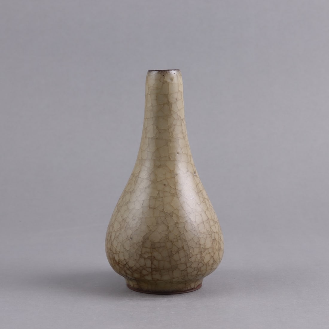 A RARE 'GE' BOTTLE VASE (1 of 9)