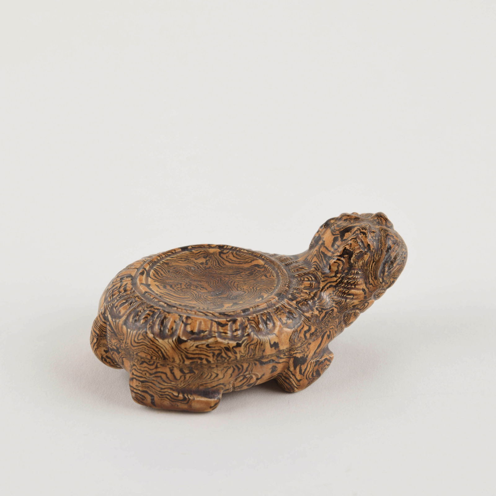 A SMALL AND FINE AMBER GLAZE 'TURTLE' INKSTONE (1 of 8)