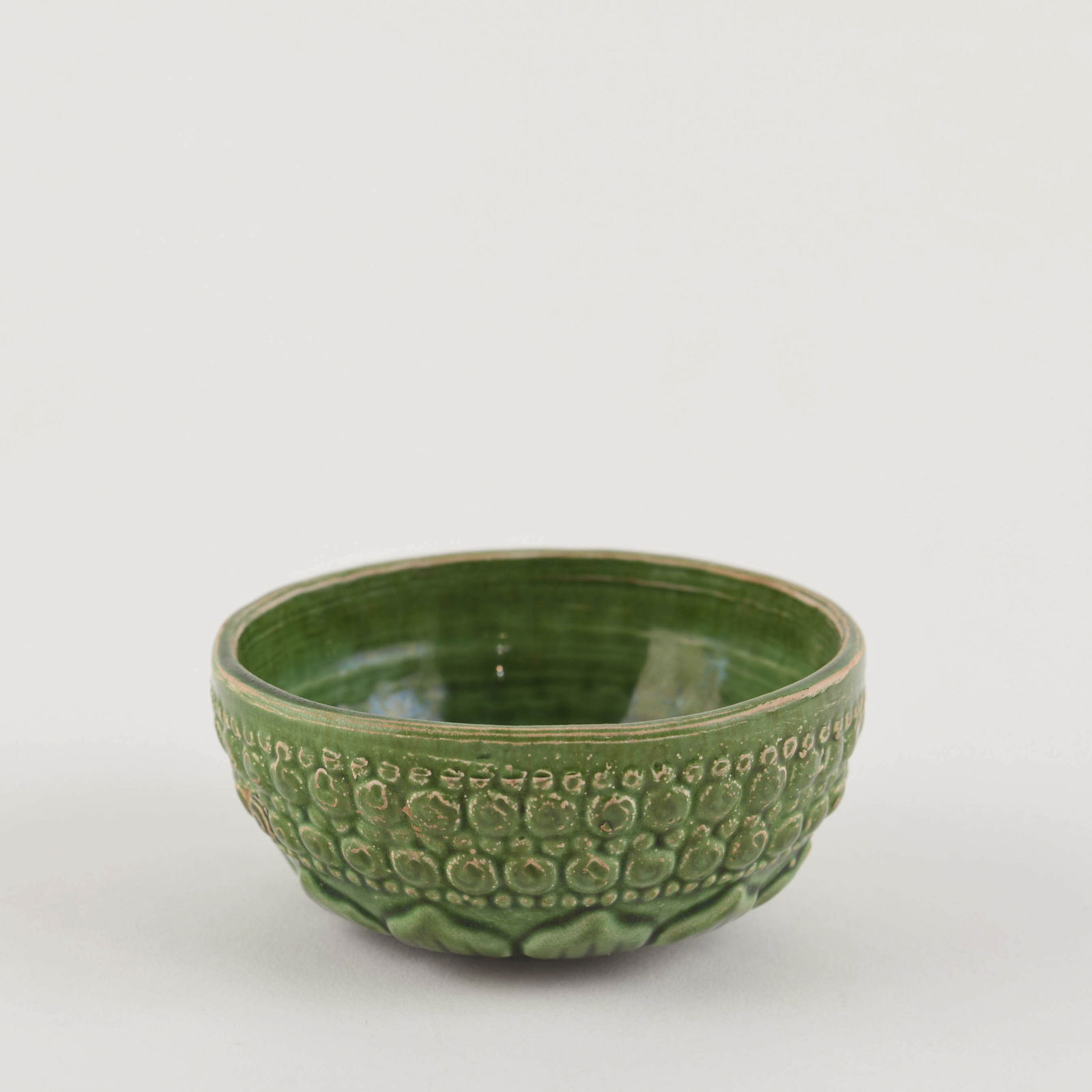 A SANCAI GREEN GLAZE 'LOTUS' CUP (1 of 7)