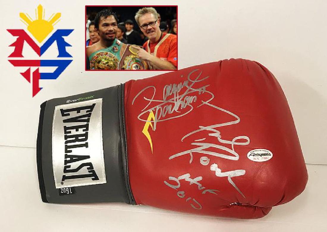 MANNY PACQUIAO and FREDDY ROACH Signed Boxing Glove (1 of 3)