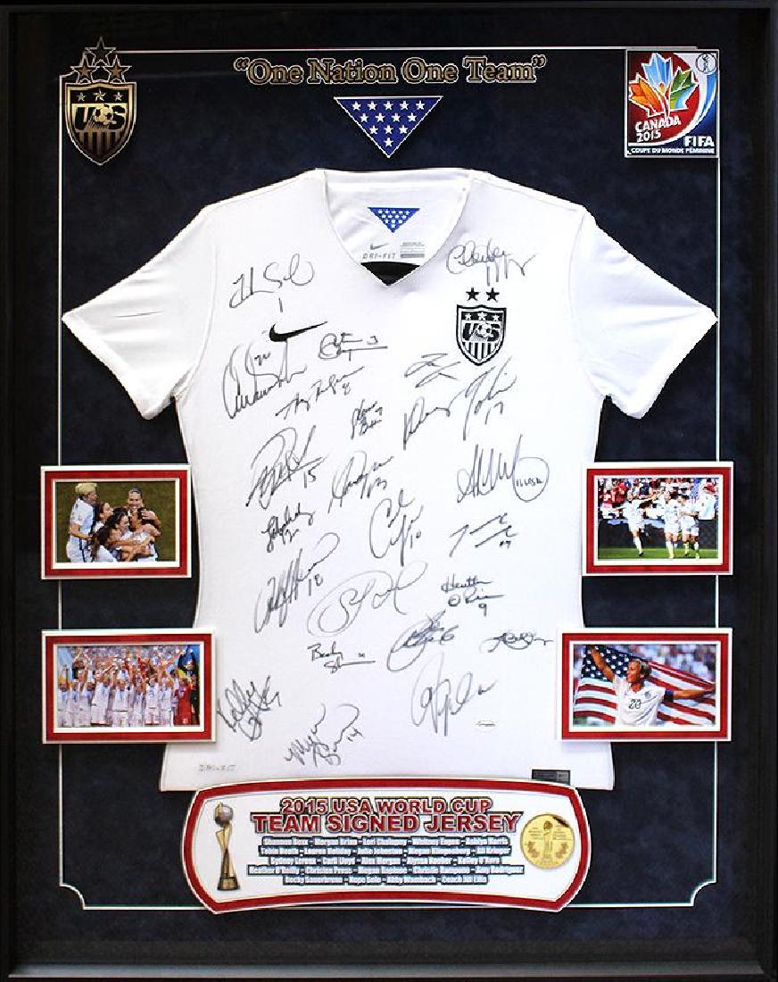 2015 USA WOMEN'S WORLD CUP - Fantastic Team signed (1 of 2)