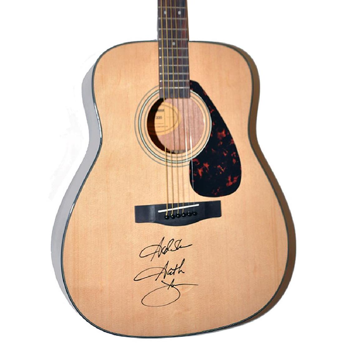 Garth Brooks Signed Yamaha F335 Acoustic Guitar (1 of 1)