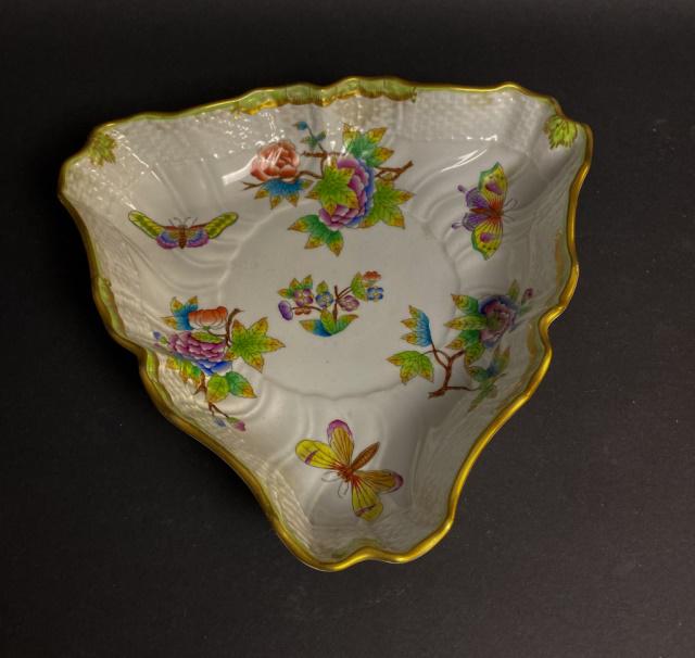Herend Queen Victoria Triangle Dish (1 of 6)