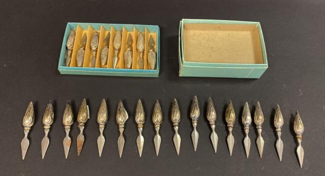 2 Sets Sterling Corn Holders (1 of 9)