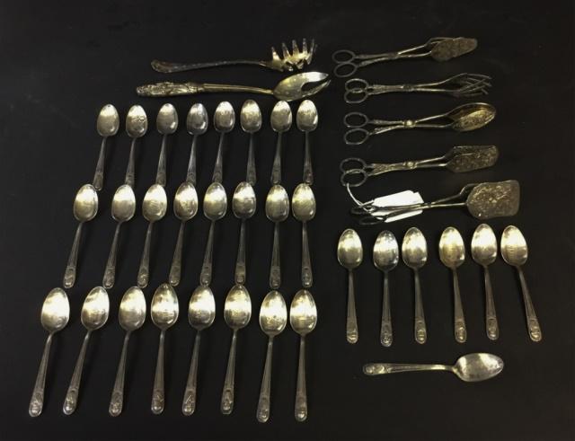 Silverplate Lot: 31 Rogers presidential spoons, 7 serving pieces including set of 5 matching serving tongs.