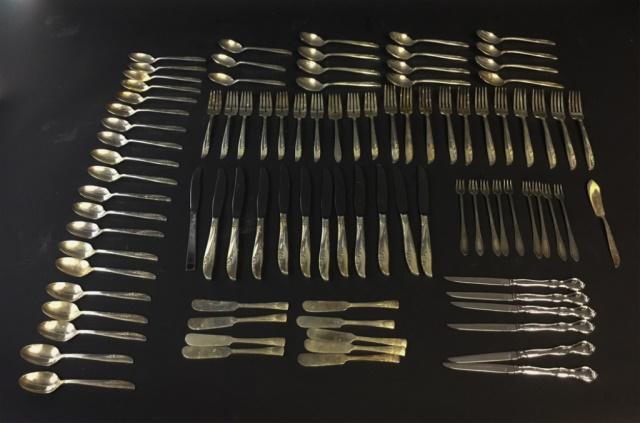Silverplate Flatware Lot: 69 pieces Rogers silverplate flatware, 9 Embassy butter spreaders, 6 Carvel Hall knives, 9 Vernon & Carlton seafood forks.