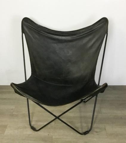 Knoll Hardoy Style Mid-Century Butterfly Chair: Leather and iron. 34 1/2"H x 32"W x 26"D