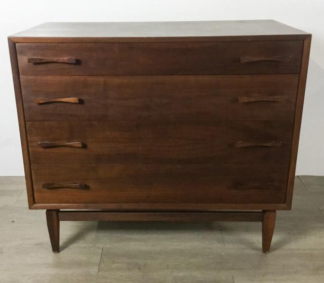 Foster McDavid NY Danish Modern 4 Drawer Dresser: 36"W x 18 1/4"D x 32"H