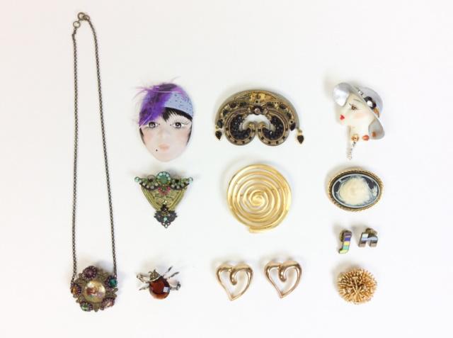 Grouping of Pins/Brooches (1 of 20)