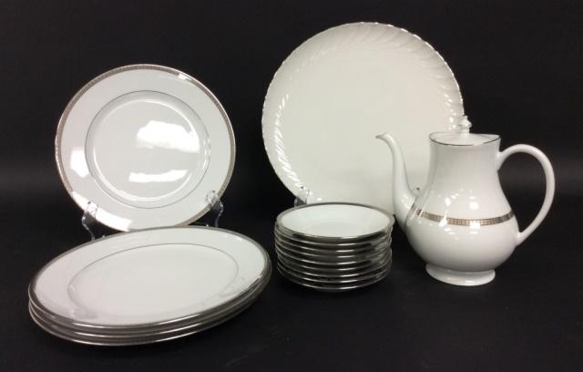 Mixed Group of Haviland Limoges China (1 of 12)