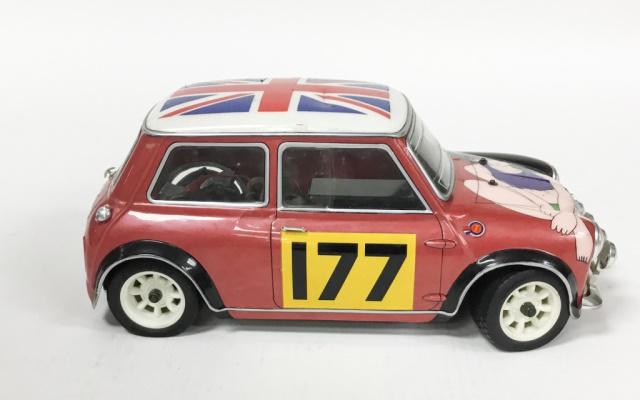 Futaba Gas Powered BMC Mini Cooper S Model Car (1 of 6)