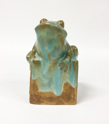 Fulper Glaze Style Art Pottery Frog (1 of 7)