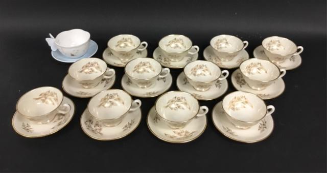 Set of 12 Lenox Arrowhead Pattern Cups & Saucers (1 of 11)