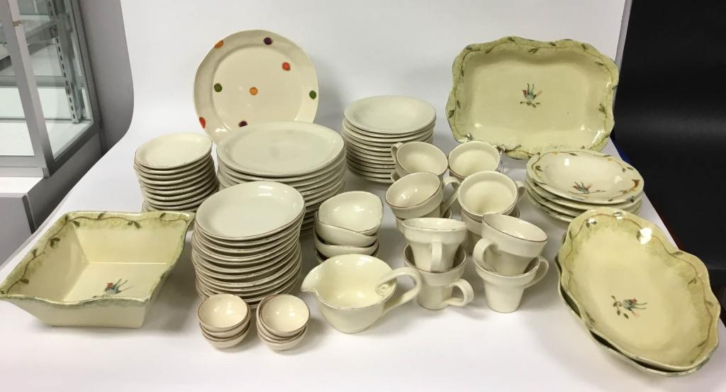 82 Pieces of Vietri Italy Dinnerware (1 of 20)