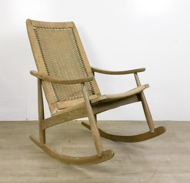 Hans Wegner Style Mid-Century Rocking Chair: 39"H x 24"D x 23"W