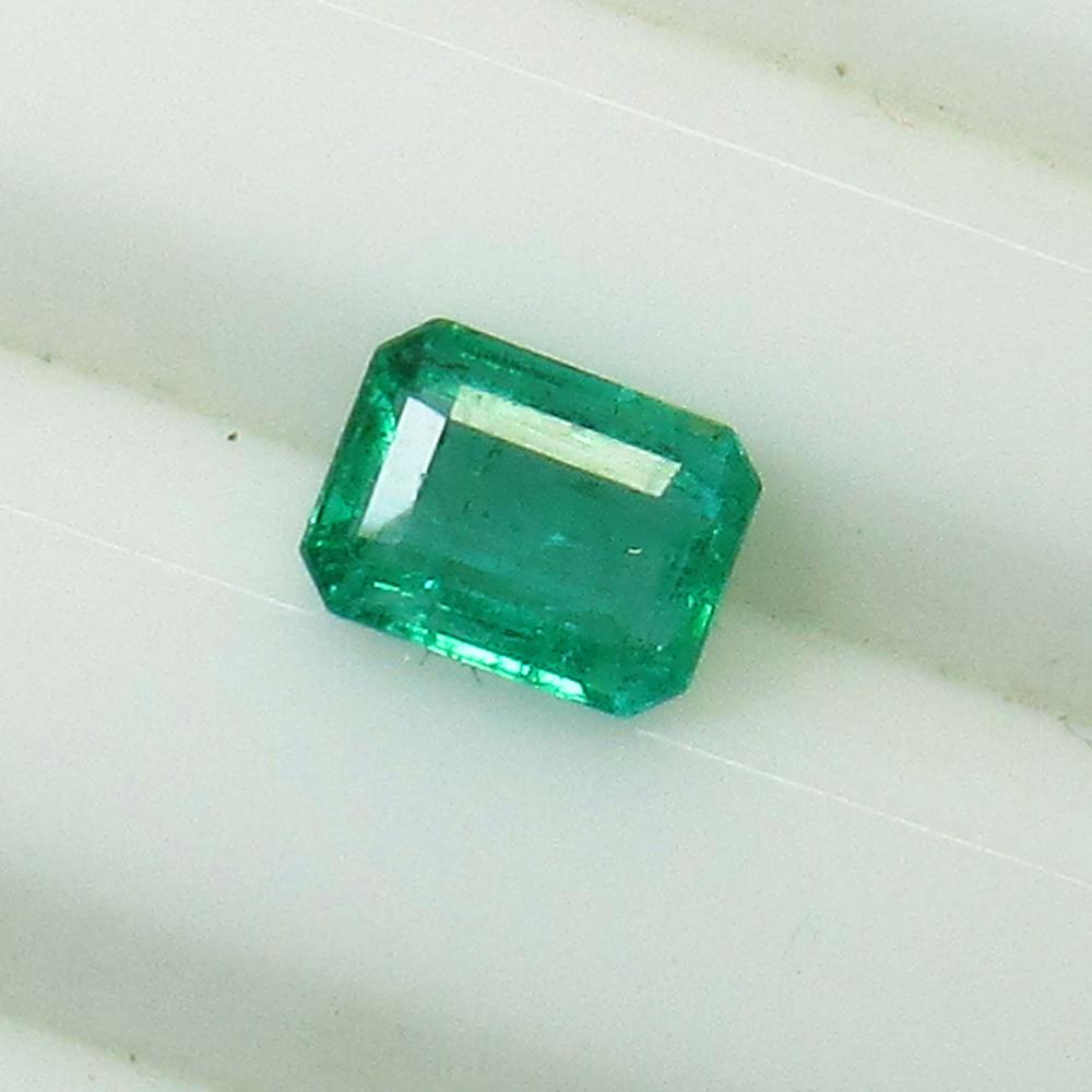0.88 Ct Natural Emerald (1 of 2)