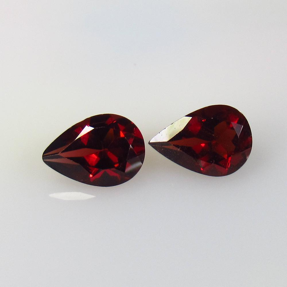 3.90 Ct Natural Rhodolite Garnet Pair: Weight - 3.90 Ct / Size - 10.00 x 6.80 x 4.20 mm / 2 P'cs / Shape - Pear Cut / Clarity - VVs / Origin - Nigeria / Treatment - None