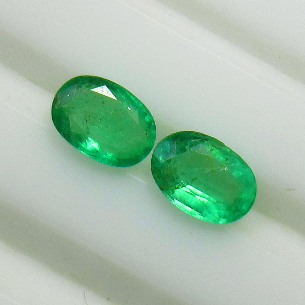 0.90 Ct Natural Emerald Pair (1 of 2)