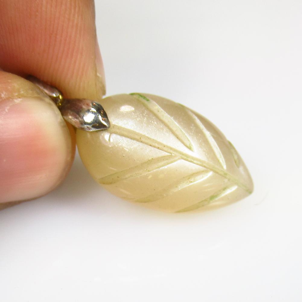 28.00 Ct Natural Moonstone Pendant: Weight - 28.00 Ct / Size - 25.00 x 14.30 x 11.10 mm / Shape - Excellent Pendant / Clarity - Semi-Transparent / Origin - India / Treatment - None