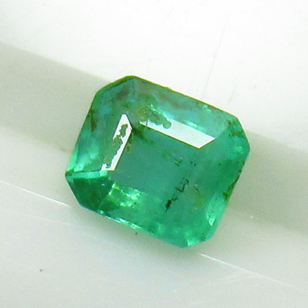 0.85 Ct Natural Emerald (1 of 2)