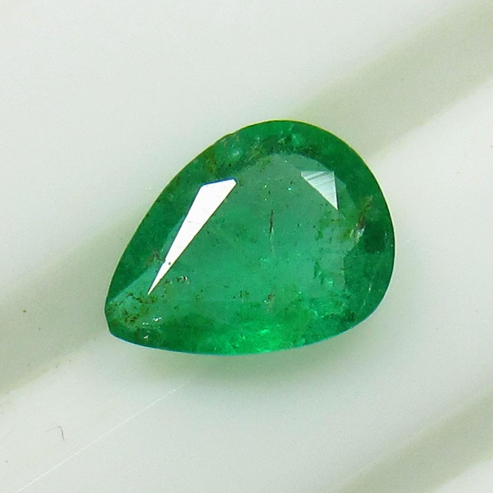 0.90 Ct Natural Emerald (1 of 2)