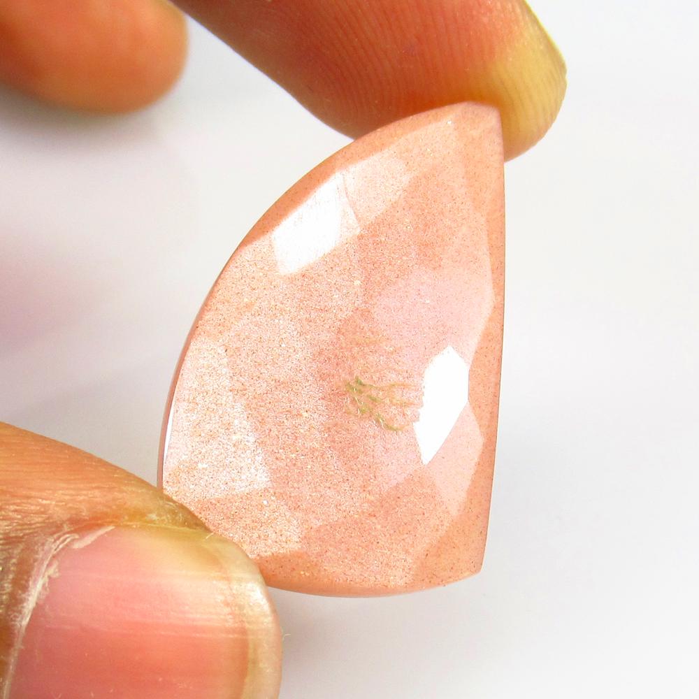 21.46 Ct Natural Moonstone: Weight - 21.46 Ct / Size - 26.00 x 17.30 x 6.00 mm / Shape - Fancy Cut / Clarity - Semi-Transparent / Origin - India / Treatment - None