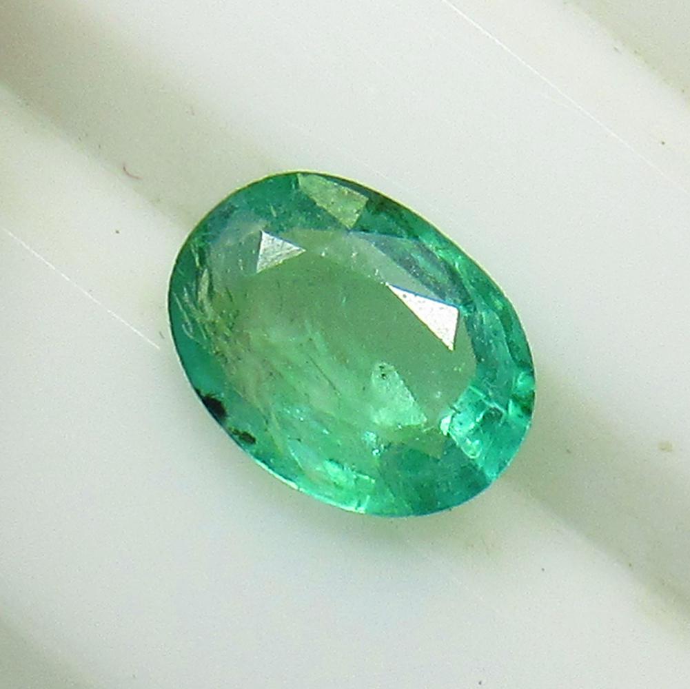 0.89 Ct Natural Emerald (1 of 2)