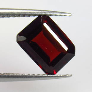 2.71 Ct Natural Rhodolite Garnet Loose Stone: Weight - 2.71 Ct / Size -9.10 x 7.00 x 4.20 mm / Shape - Octagon Cut / Clarity - VVS / Origin - Nigeria / Treatment - None