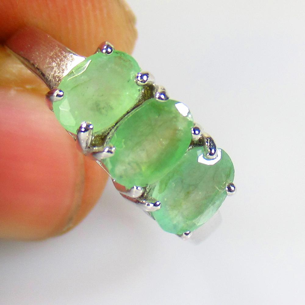 2.60 g 925 Sealed Silver Natural Emerald Ring (1 of 2)