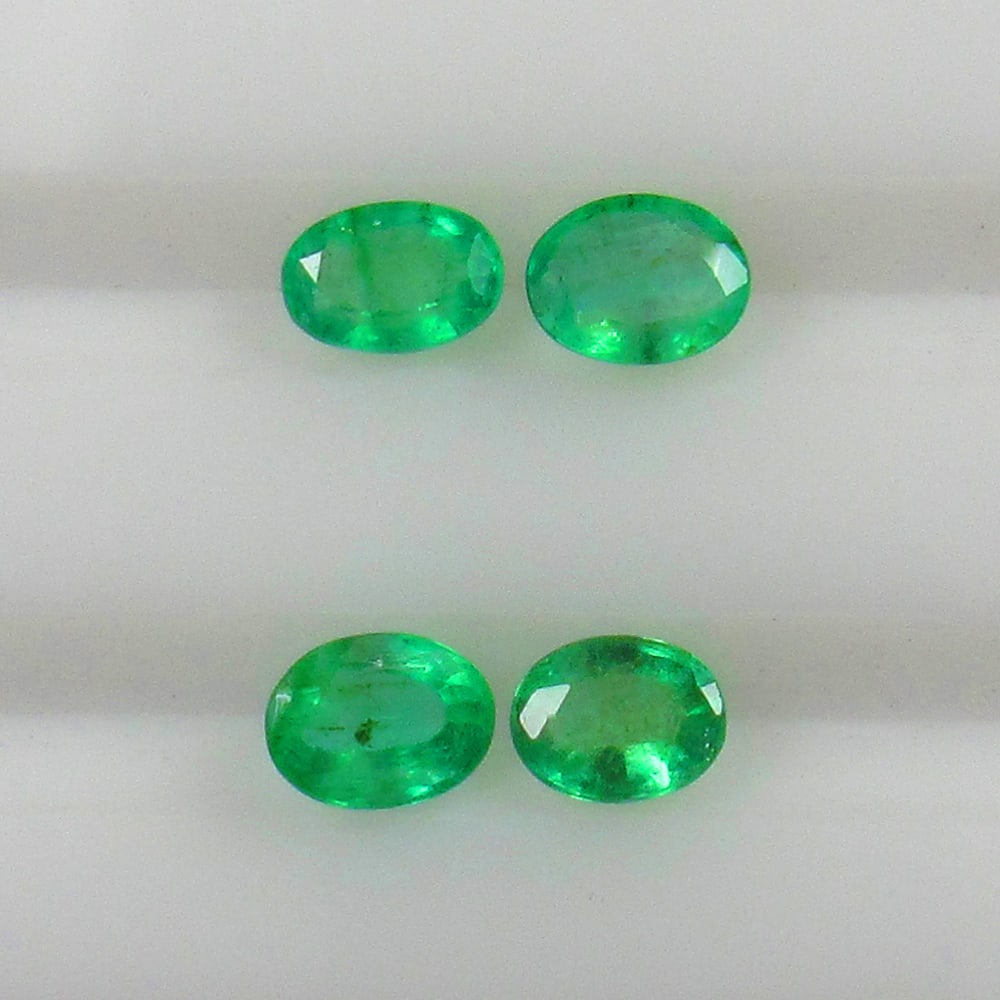 0.71 Ct Natural Emerald Set Loose Stones (1 of 2)