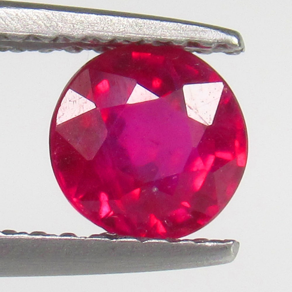 1.07 Ct Natural Red Ruby Loose Stone (1 of 2)