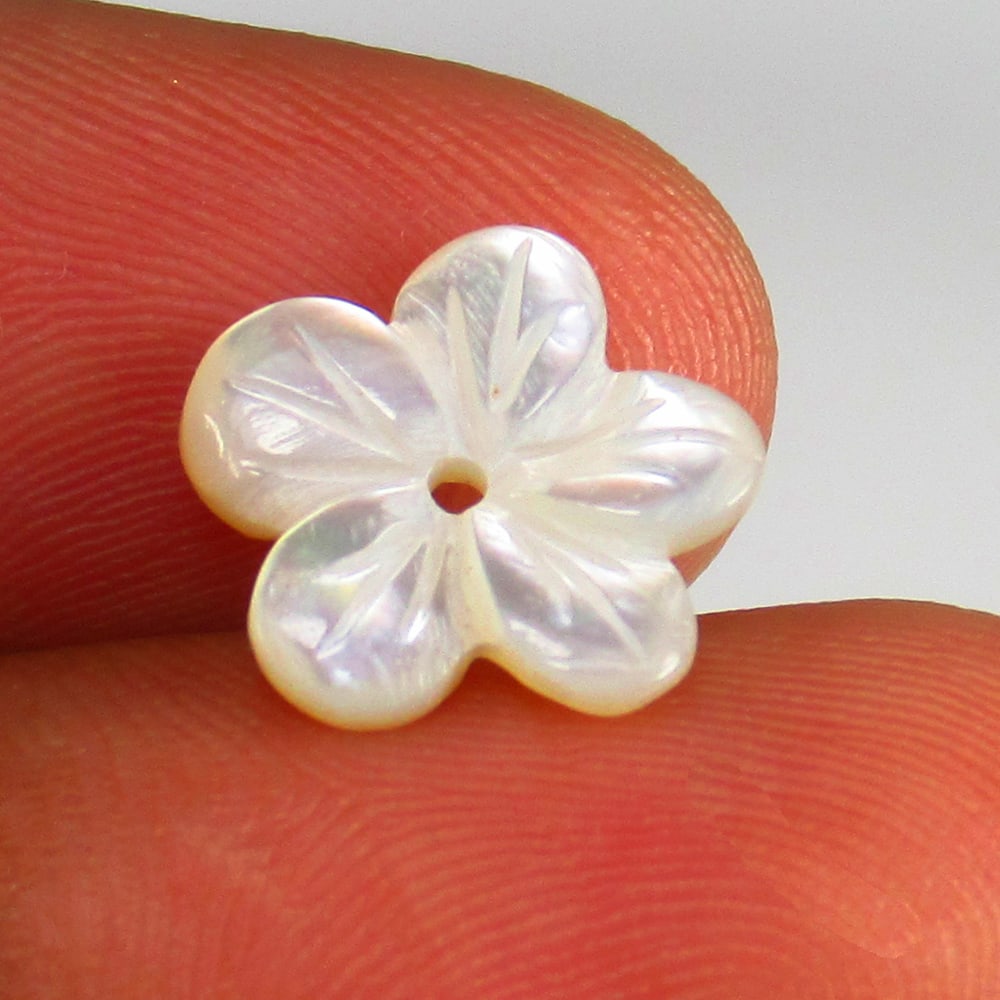 1.90 Ct Natural Shell Carving Loose Stone (1 of 2)