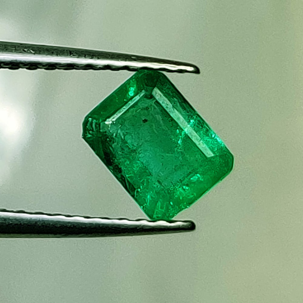 0.95 Ct Natural Emerald Loose Stone (1 of 2)
