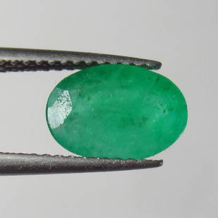 1.45 Ct Natural Emerald Loose Stone: Weight - 1.45 Ct / Size - 9.60 x 6.70 x 3.80 mm / Shape - Oval Cut / Color - Green / Clarity - SI / Origin - Zambia / Treatment - Colorless Oil / Stock Id : N11940