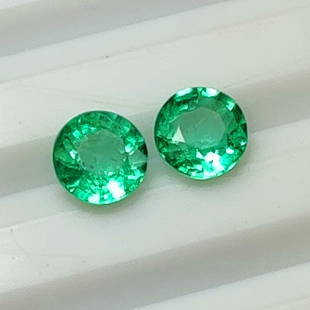 0.96 Ctw Natural Ethiopian Emerald Round Pair Certified Natural Gemstones: Weight - 0.96 Ct / Size - 5.10 x 5.10 x 2.90 mm / 2 P'cs / Clariry - VS / Very Good Luster / Excellent Round Cut / Origin - Ethiopia / Hardness - 7.5-8.0 / Treatment - Colorless Oil