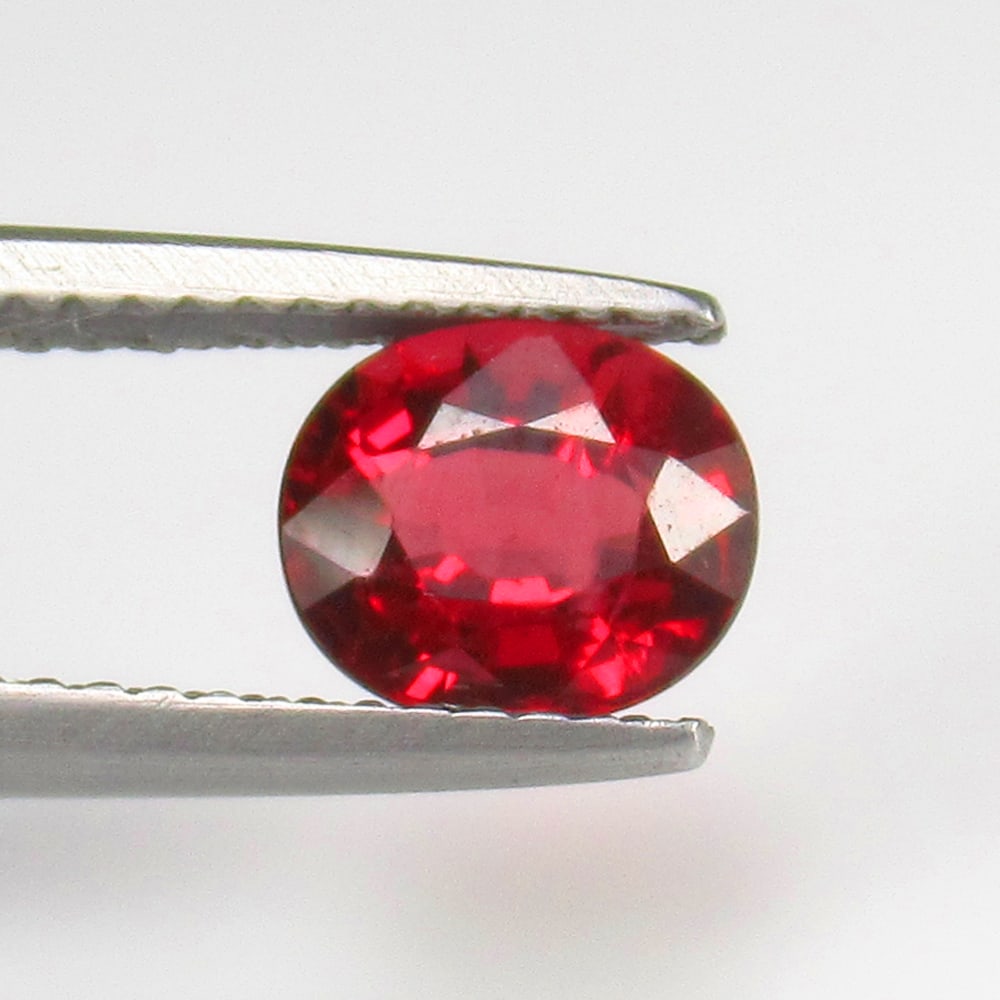 1.66 Ct Natural Rhodolite Garnet Loose Stone: Weight - 1.66 Ct / Size - 7.20 x 6 .20 x 4.30 mm / Shape - Oval Cut / Clarity - VVS / Origin - Nigeria / Treatment - None