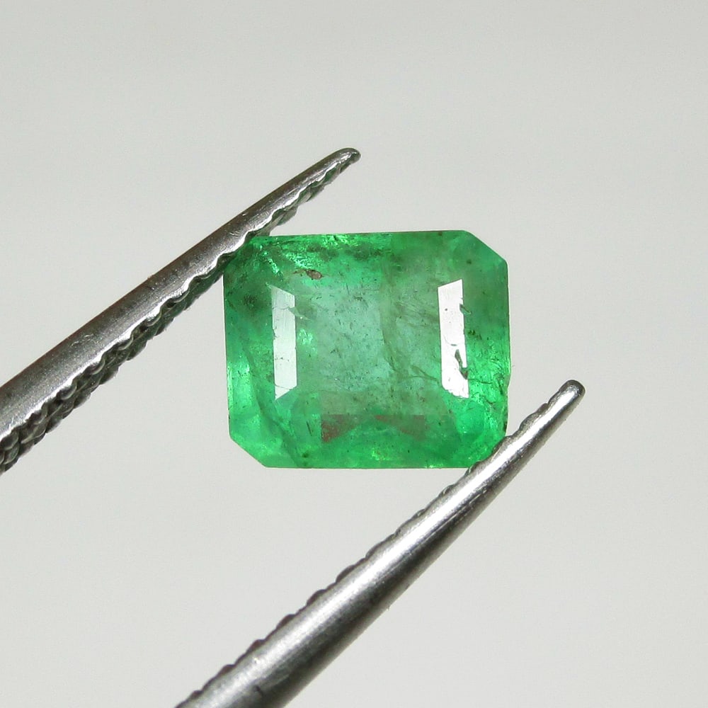 0.97 Ct Natural Emerald Loose Stone (1 of 2)