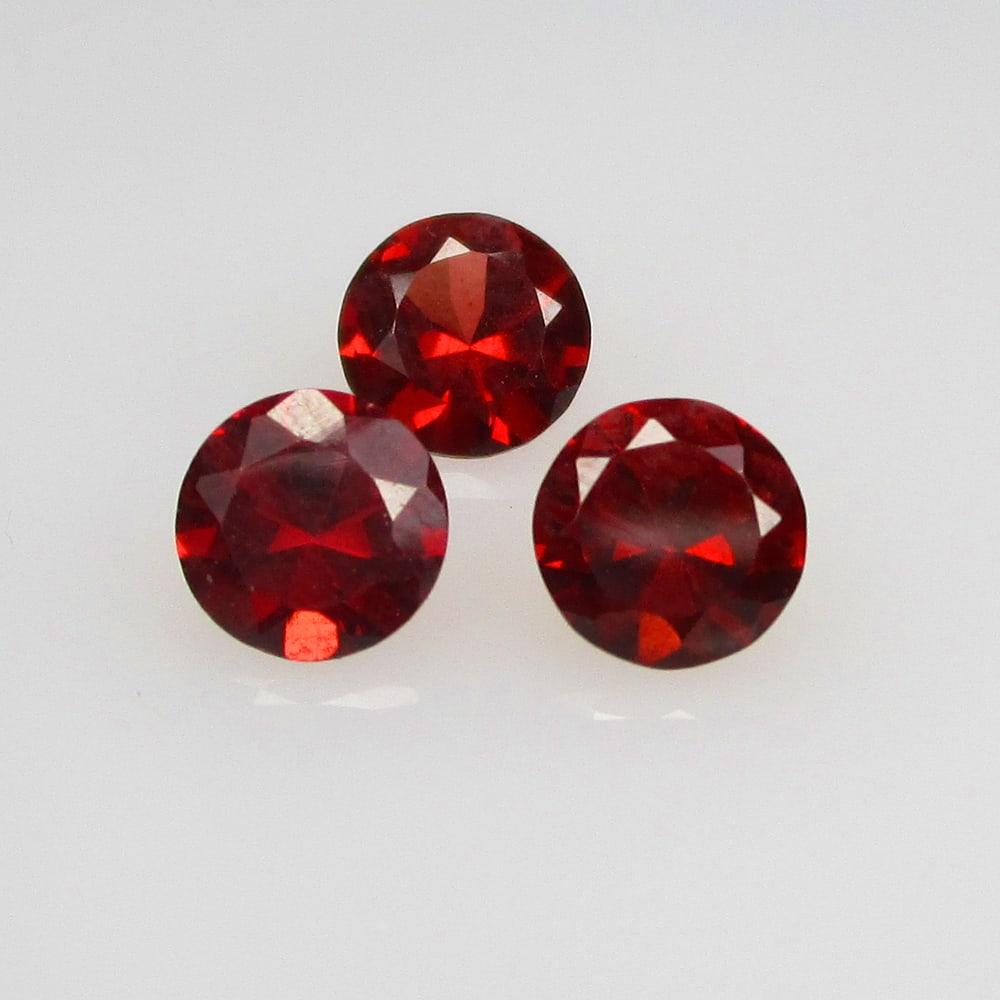 1.75 Ct Natural Rhodolite Garnet Set Loose Stones: Weight - 1.75 Ct / Size - 5.00 - 5.10 mm / 2 Pc's / Shape - Round Cut / Clarity - VVS / Origin - Nigeria / Treatment - None