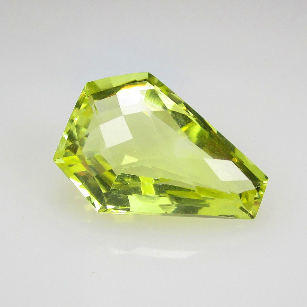 16.89 Ct Natural Lemon Quartz Loose Stone: Weight - 16.89 Ct / Size - 22.50 x 15.70 x 9.60 mm / Top Quality Luster / Excellent Fancy Cut / Origin - Brazil / Treatment - None