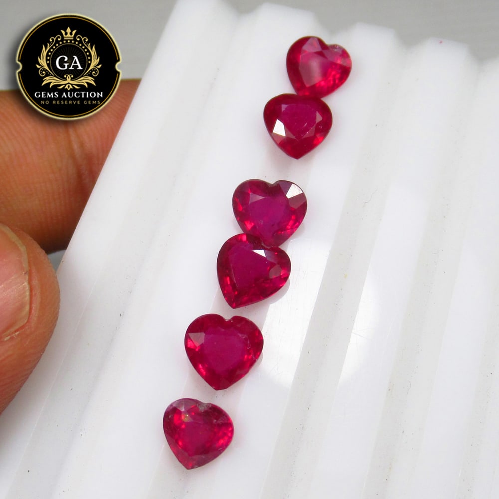 8.93 Ct Natural Pinkish Red Ruby Heart Cut Set (1 of 3)