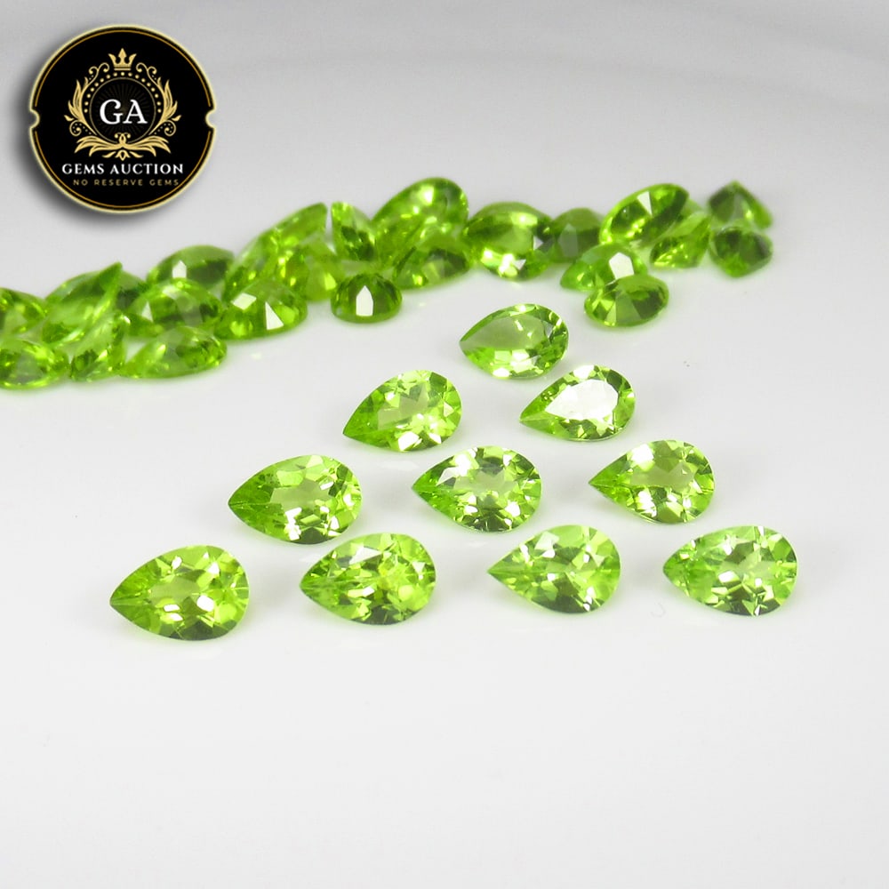 16.00 Ct Natural Parrot Green Peridot Pear Jewellety Set (1 of 3)