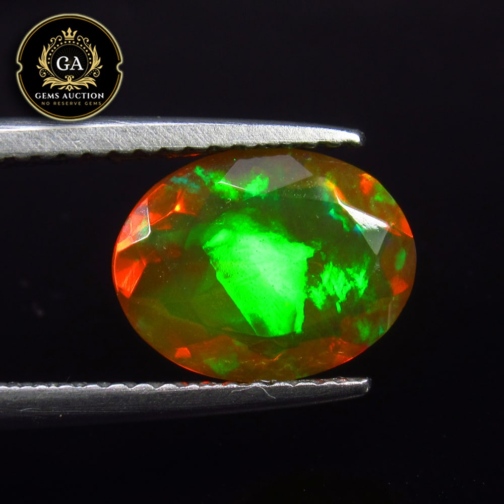 1.77 Ct IGI CERTiFIED Natural Multicolor Top Fire Opal Oval Cut (1 of 4)