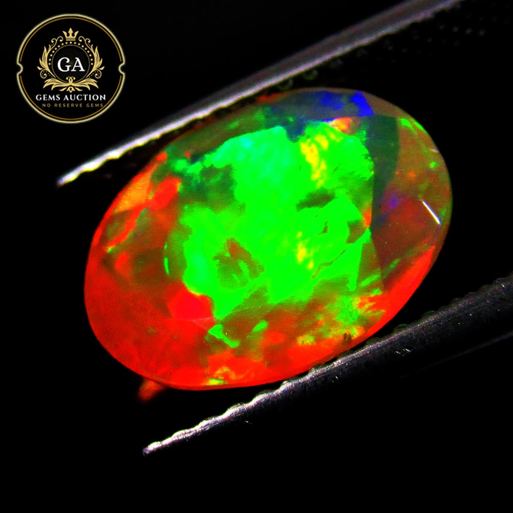 2.16 Ct Natural Ethiopian Multicolor Welo Opal Oval Cut (1 of 3)