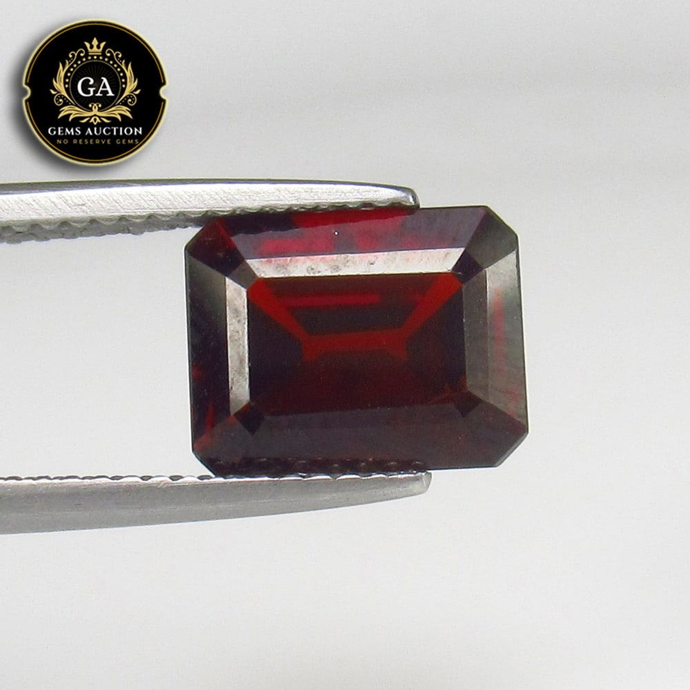 4.18 Ct Natural Rhodolite Garnet Almandine Red Emerald Cut: Weight - 4.18 Ct / Size - 10.00 x 7.80 x 5.00 mm / Shape - Emerald Cut / Clarity - VVS / Origin - Nigeria / Treatment - None