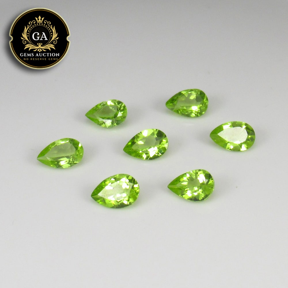 2.86 Ct Natural Parrot Green Peridot Pear Jewellety Set (1 of 3)