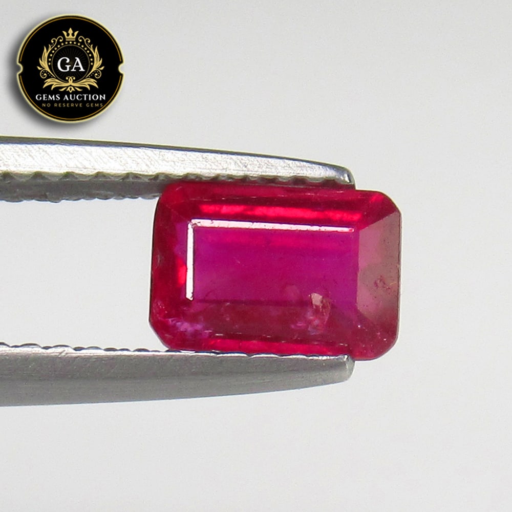 1.30 Ct Natural Pigeon Blood Red Ruby Emerald Cut (1 of 2)