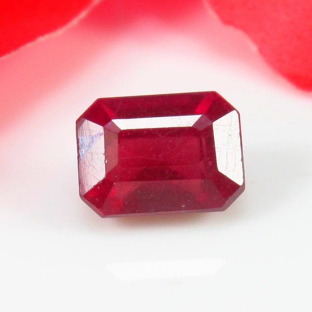 2.11 Ct BGTL Certified Natural Red Ruby Oval Cut (1 of 4)